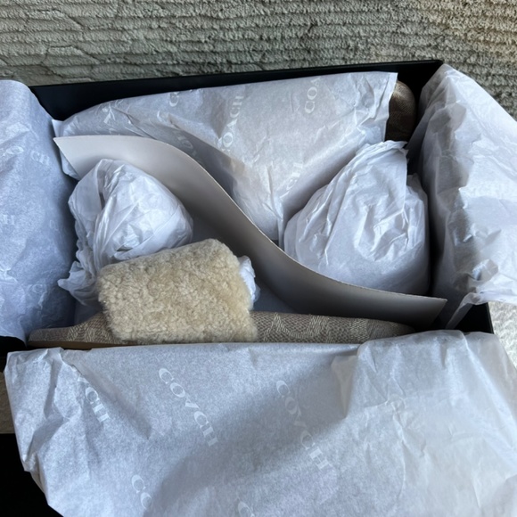 COACH ULLA SLIDE PLUSH SHEARLING SIGNATURE CANVAS SIZE 9 - Picture 6 of 10